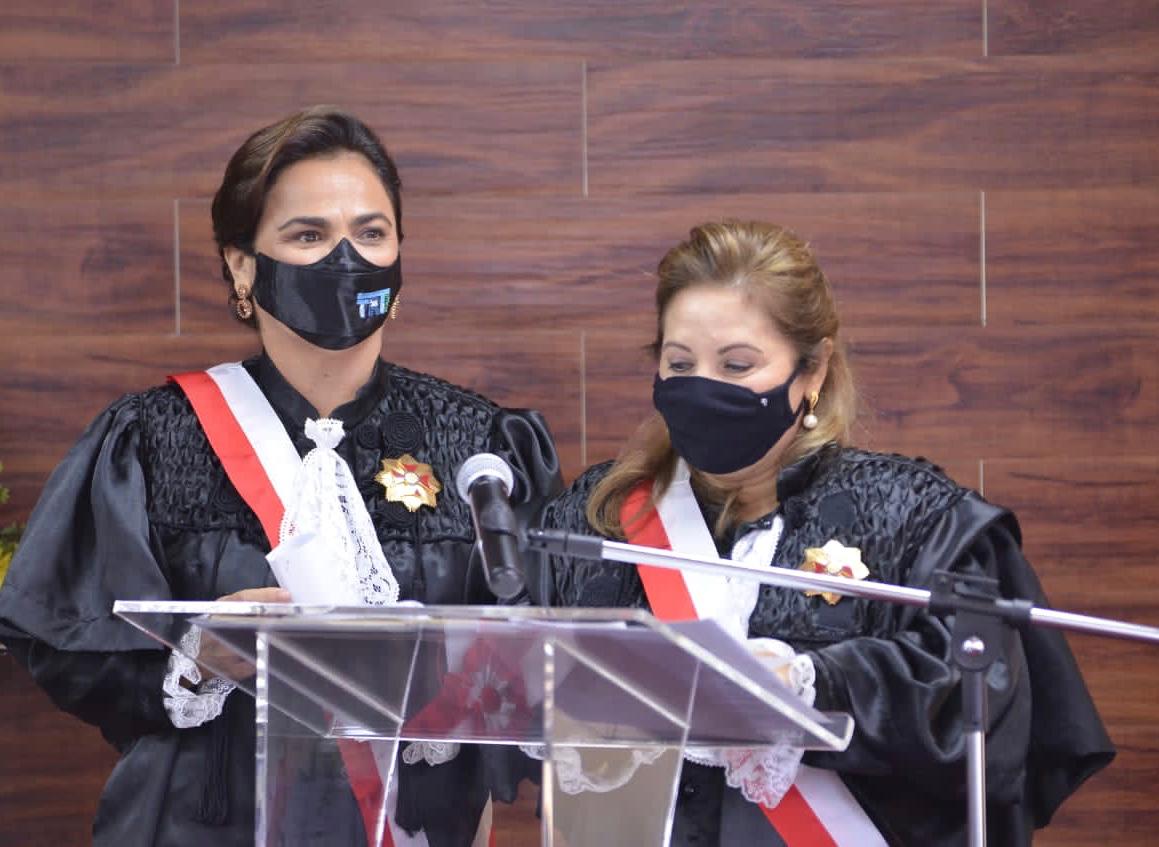Liana Ferraz toma posso como nova presidenta do TRT 22